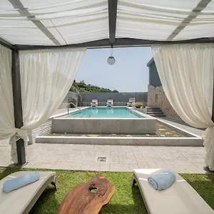  Villa Popi's