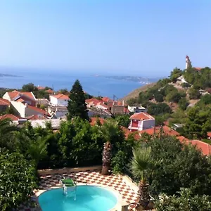  Villa Old Olive House